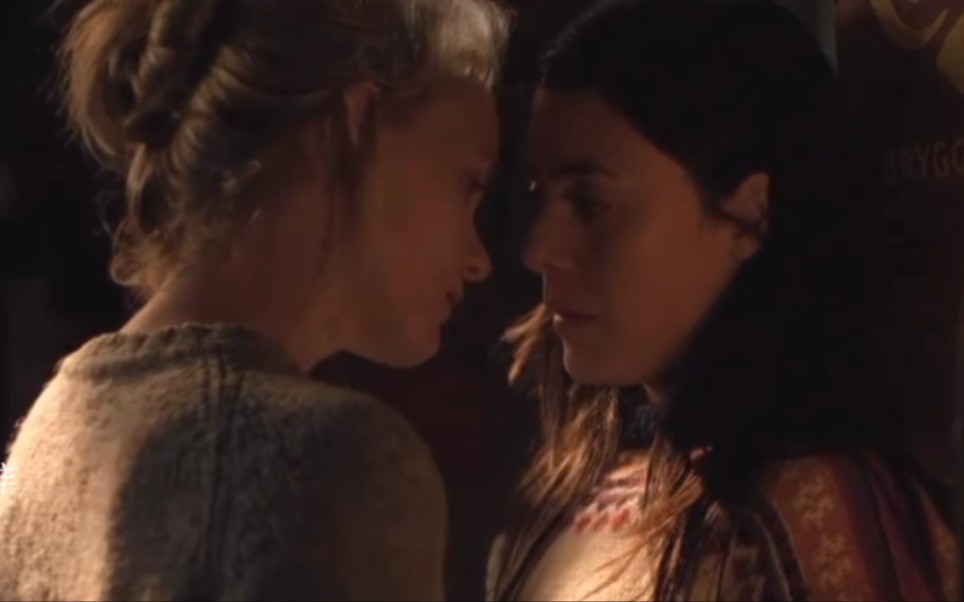 Best lesbian scenes ever according