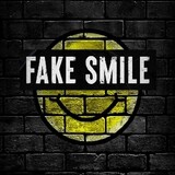 Fake_smile_999