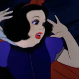 cuntouzaitaogongzhuo