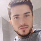 meninjau