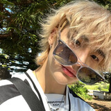 tianshangdeyizhifeie