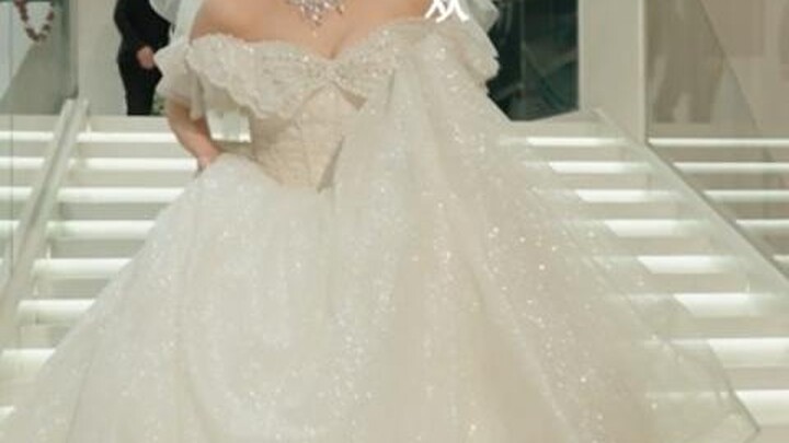 Istri CEO yang Sedikit Liar