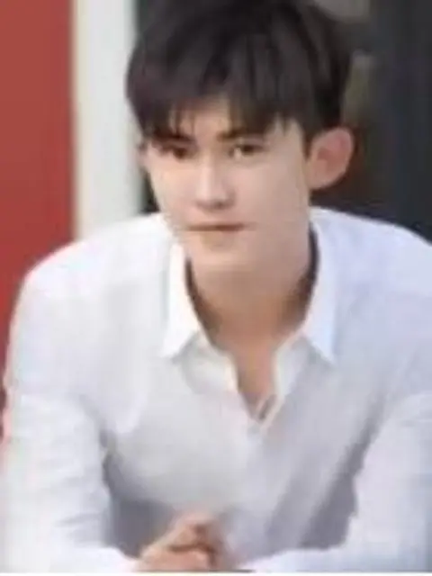 My Domineering Senior Falls in Love with Me