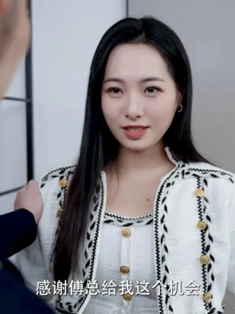 Dưới Sự Nực Cười