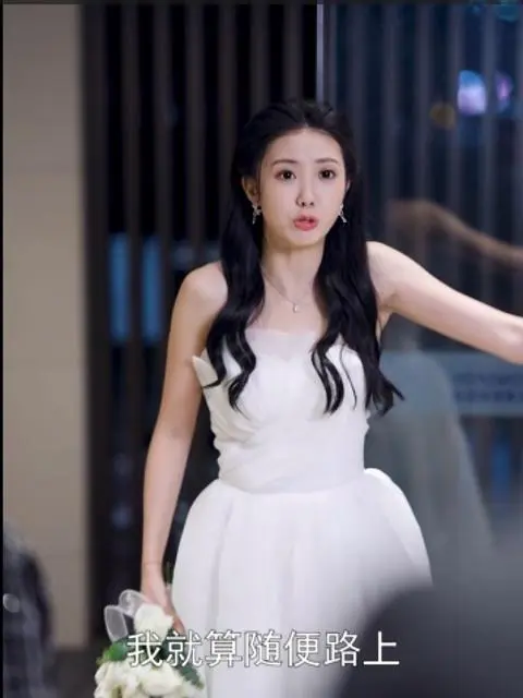 Nyonya, Jangan Terlalu Lelah: Suamimu Adalah Orang Terkaya