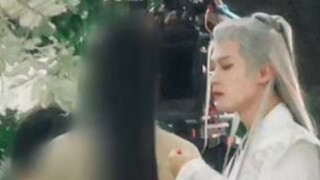 "Sauvignon Blanc" oleh Yang Zitanjianci dan Deng Weiru. "Itu seharusnya menjadi bagian di mana kamu 