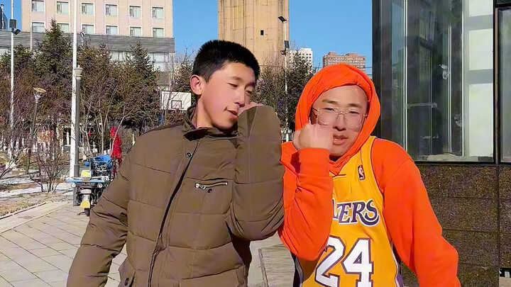 鹏曼巴教门徒三哥舞蹈