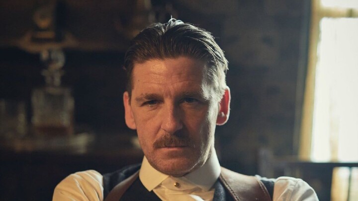 อาเธอร์: “โถ่เอ๊ย นึกว่าจะกลายเป็น ‘หวังอี้หยุน’ ไปแล้ว ดีนะที่ฉันจำได้ว่าฉันคือราชาหมัดแห่งเบอร์มิง