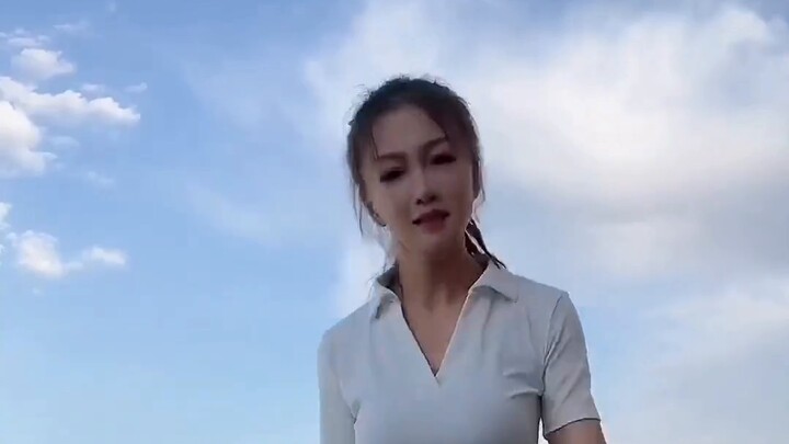 ตามความคิดเห็นของแฟนๆ เมื่อการเต้นของเพลง "Love You" จับคู่กับ "The Spring Breeze of Reform Blows Ev