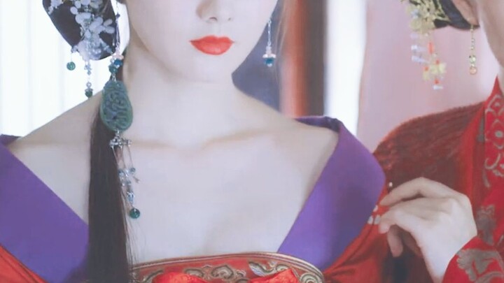 Help! Was she too successful in pretending to be ugly before?? I didn't know she was so beautiful!