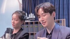 45 seconds of Jun-ho and Yoon-a getting excited over their Netflix goodies | King the Land [EN SUB]