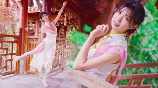 She walks gracefully in a cheongsam, pushing open a purple bamboo umbrella❀Guanghan Ballad【Modianden