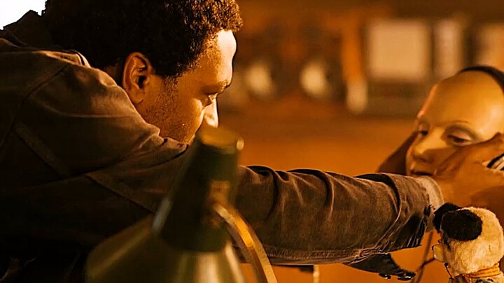 Looking up at the sun, it suddenly spat out a gleaming golden ring.