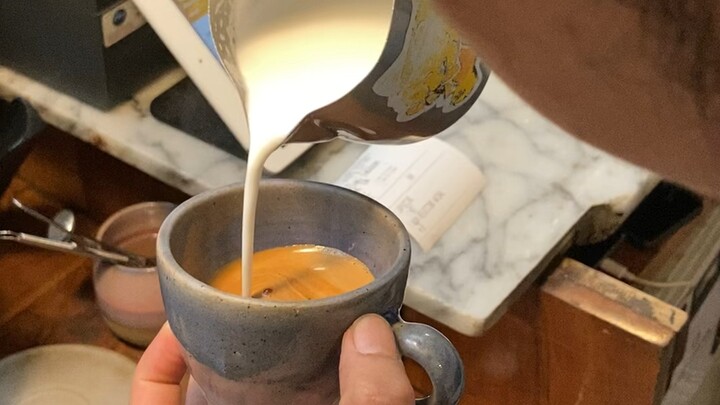 basic latte art tulip