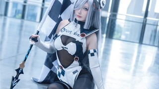 زي سباق السيارات الجميل الذي صادفته في معرض كوميك بقوانغتشو، شين خه! تعالوا بسرعة وانظروا إلى الخالة