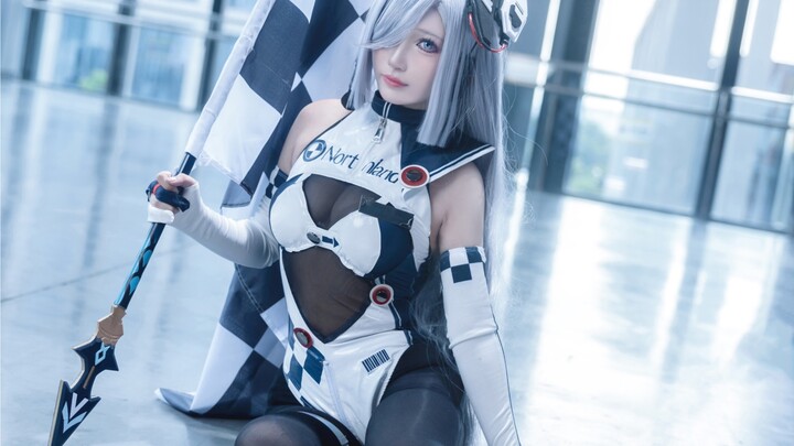 زي سباق السيارات الجميل الذي صادفته في معرض كوميك بقوانغتشو، شين خه! تعالوا بسرعة وانظروا إلى الخالة