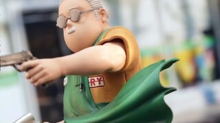 Bạn nghĩ anh ấy là huấn luyện viên bóng rổ?