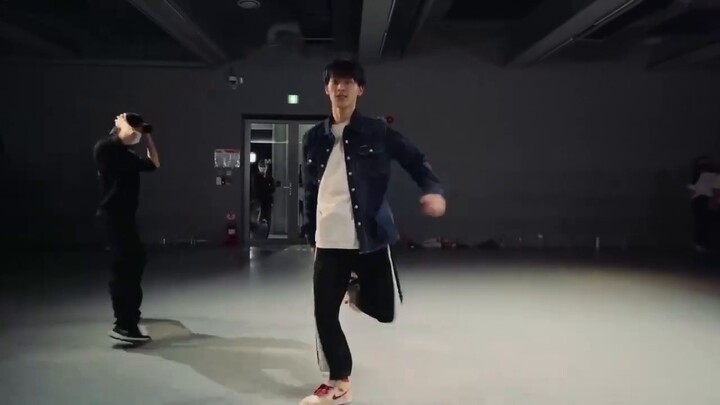 What is a big dance pole?! This is it!!——Wang Zihao 1million dance studio practice