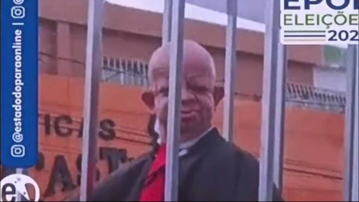 Comediante IRONIZA protesto bizarro com Bruno vestido de Ministro do STF! (1)