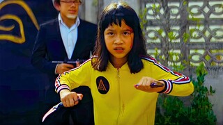 None of her friends knows that this seemingly weak girl is actually a deadly assassin