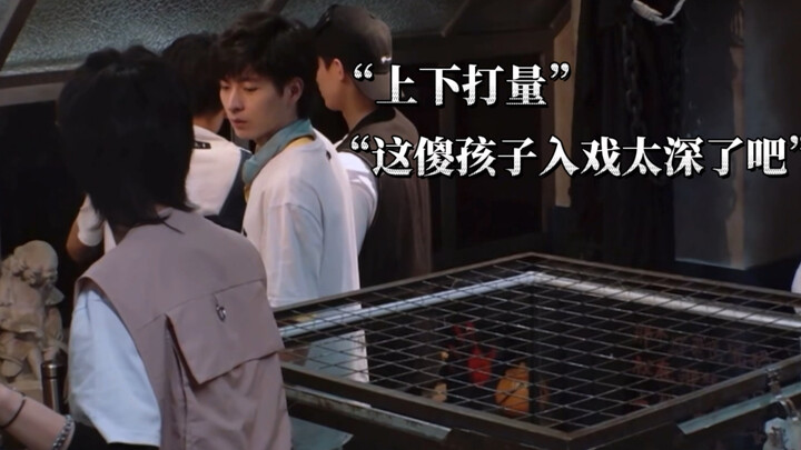 【Shi Kai】Who can relate? Kai is so cute! And Xiao Qi’s “He’s in there” is both dismissive and a litt
