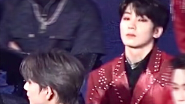 【เซเว่นทีน จิ่งเมย์】มาญา เขาเหมือนกำลังปกป้องเหยื่อของตัวเองอยู่