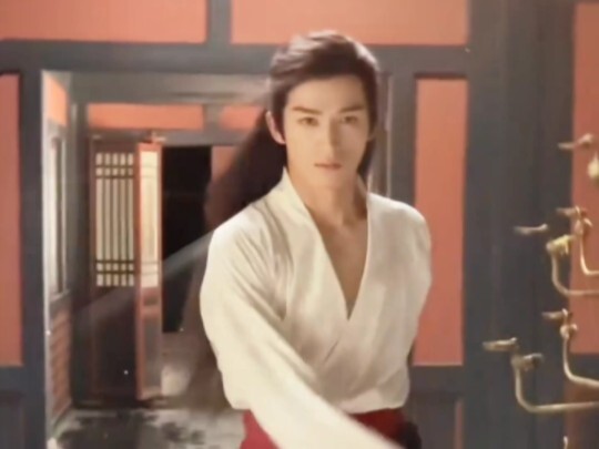 Sorotan dari "Mo Yu Yun Jian", Duke Su juga mengenakan pakaian berwarna merah cerah di rumah~
