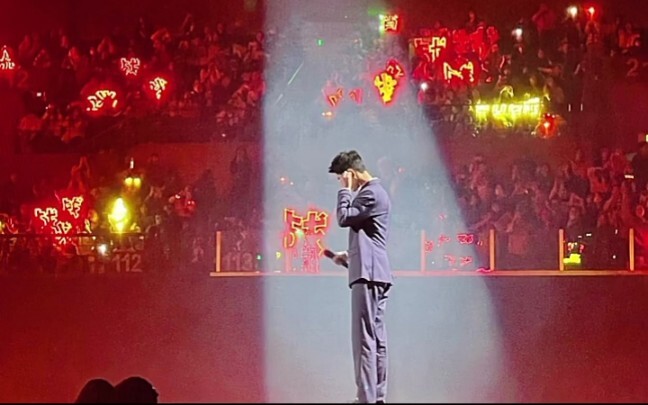 One thought they had left, and the other thought he wouldn't show up... [Xiao Zhan]