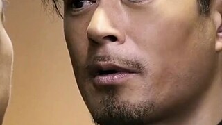 “看全港最出众的两位男神飙戏实在是赏心悦目！”