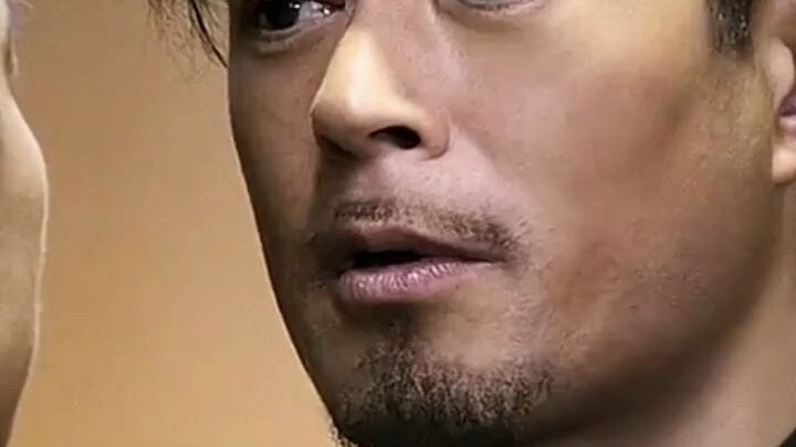 "Sungguh menyenangkan menyaksikan dua bintang pria paling luar biasa di Hong Kong tampil bersama!"