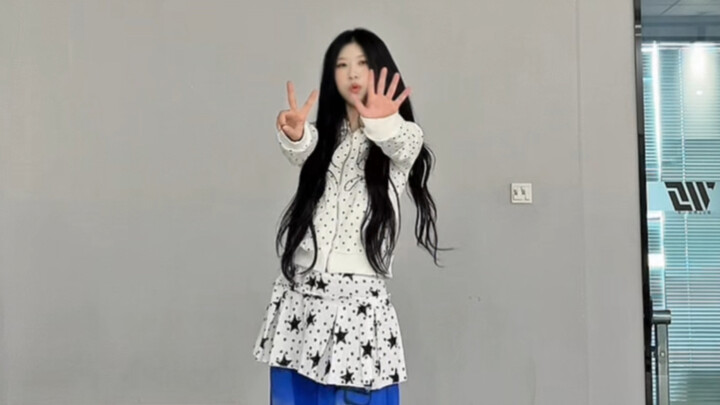 Tổng kết vũ đạo K-pop đình đám năm 2025: Thử thách 46 bài hát chỉ trong một lần!