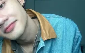 พ่อหนุ่มกรีดยาง