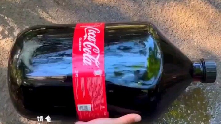 Cuộc thi ném chai lăn cầu thang phá vỡ