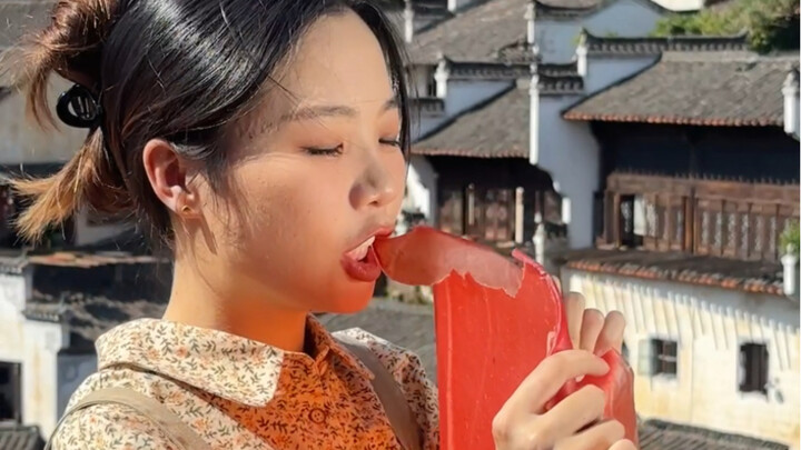 Vụ việc kẹo vỏ trái cây cắn người có thật sự tồn tại không? Tôi không tin!