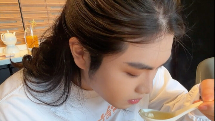 دعوة المعجبين لعشاء جماعي: بوفيه في مطعم شو فو الحاصل على نجمة ميشلان في تشنغدو