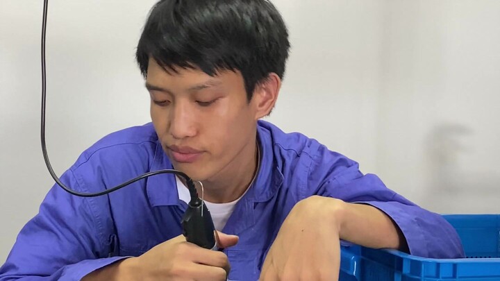 Perlakuan berbeda di pabrik.