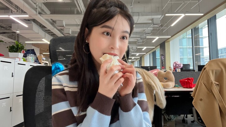 A Taiwanese Girl's Big-Company Work Diary