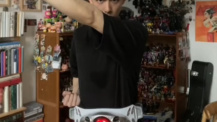 Come and try to transform into Kamen Rider No. 1! He is also my favorite knight! Taku!!!