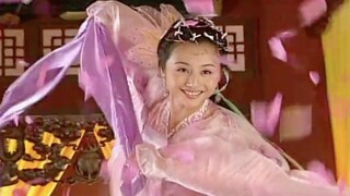 In old dramas, the cloth strips used for fighting scenes with white silk would break.