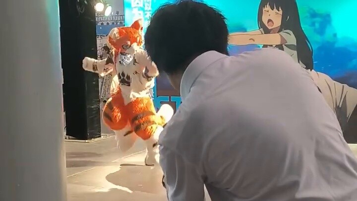 Chengdu Ido Free Stage Paradise by Rui Shou