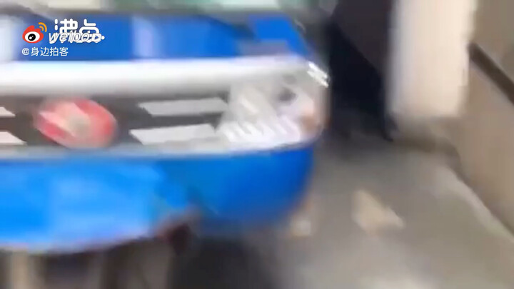 Tricycle Crashes Into Lamborghini, No Compensation Sought: “It’s Only Tens of Thousands—Let’s Just C
