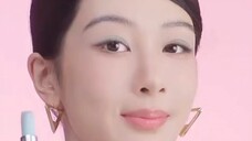 Lipstik biru Yang Zi sedang online! Penggemarnya bermimpi memiliki wajah seperti ini