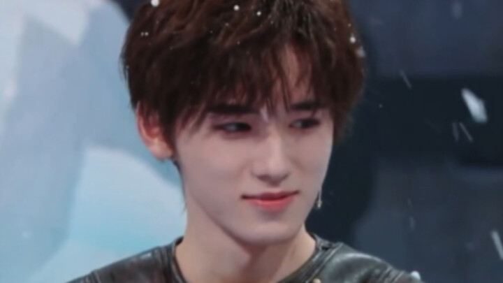 “Do you have a girlfriend?” Aaaahhh! Who gave you permission to be such a great actor?