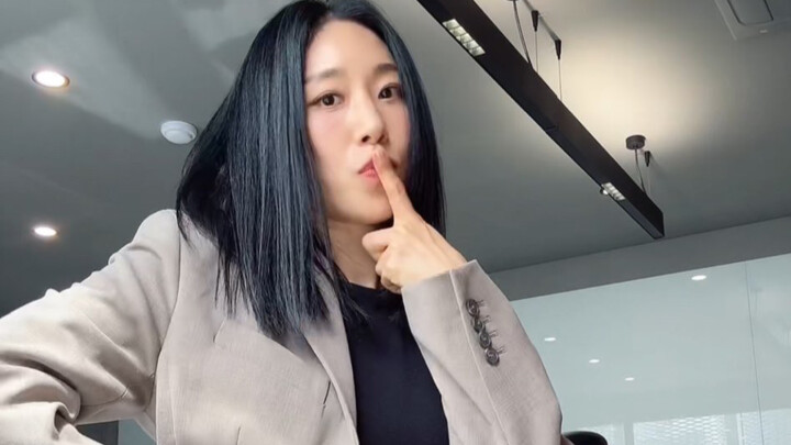 Lia Kim｜CEO dances Magnetic for you in the office...even in a suit version.