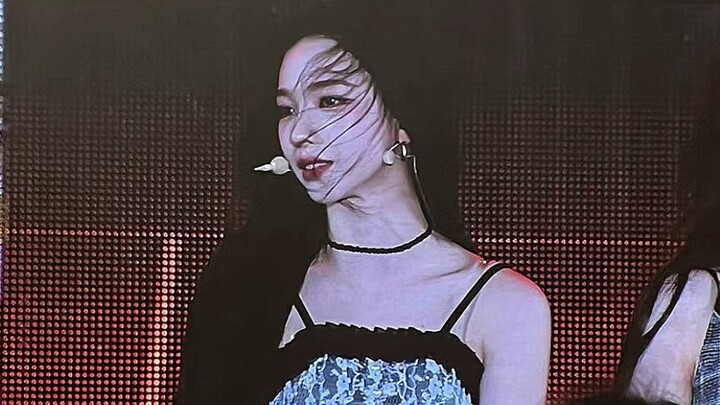 คู่แข่งของอูเหยียนอี