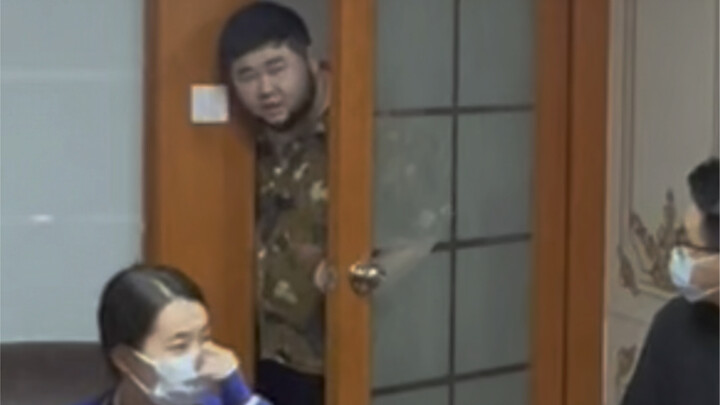 عندما ألعب بدور أنثى في متجر الألعاب اللوحية