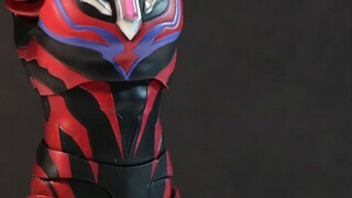 <Animasi Stop Motion> SHF Dark Ultraman Geed (Membuka Kotak)