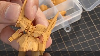 The production demonstration of the nail-sized Sazabi and the new self-care No. 2 ultra-micro hand p