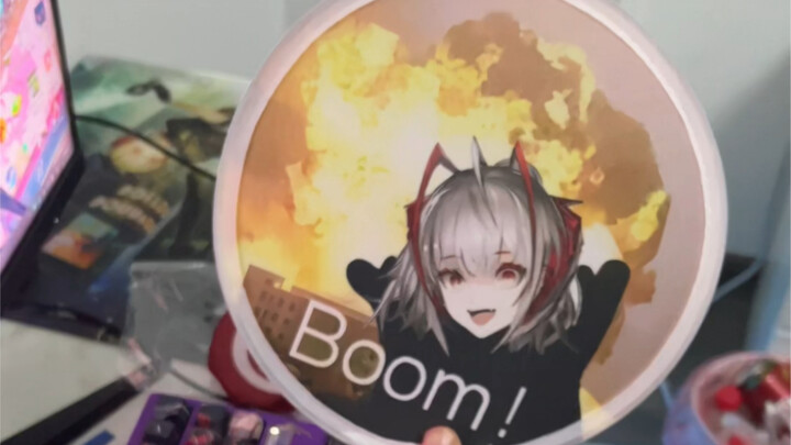 Cách cất giữ quạt gấp (giấu quả bom đi)