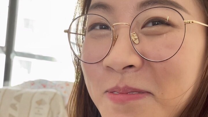 تحدي إرسال صور الفتيات المخبأة إلى زوجتي